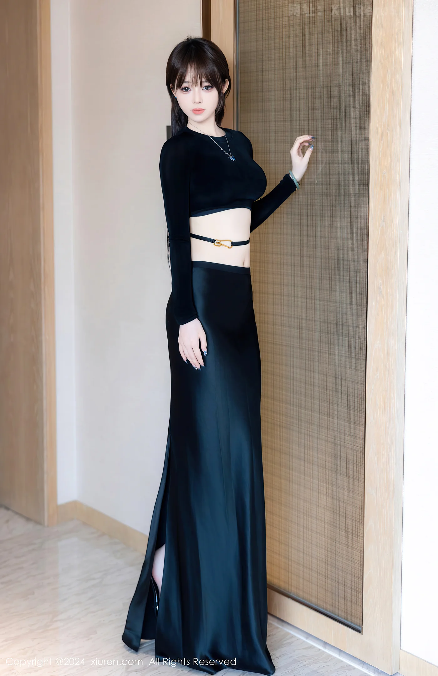 图片[6]-[XiuRen秀人网]VOL.8661 模特奶瓶性感黑色上衣配黑色长裙露粉黑内衣秀曼妙身姿诱惑写真83P-秀人网官方网站